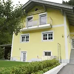 Nyaraló Jantscher *